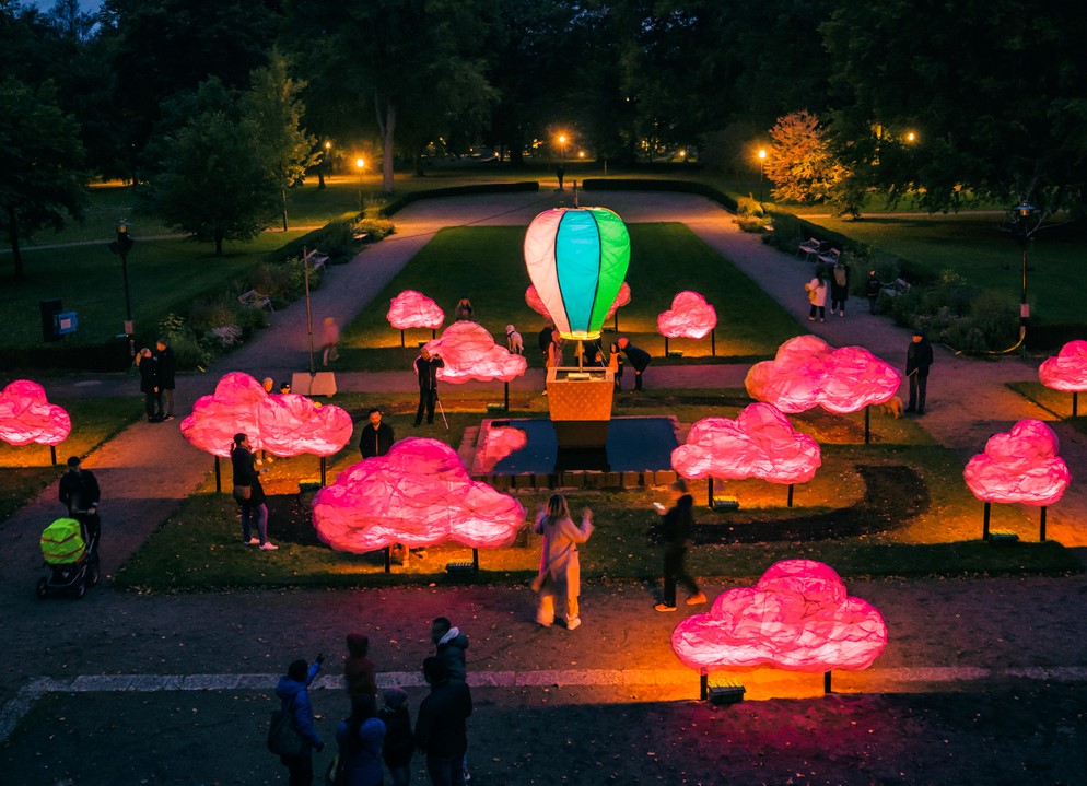 Rosa himmel - Ljuskonst i Alingsås